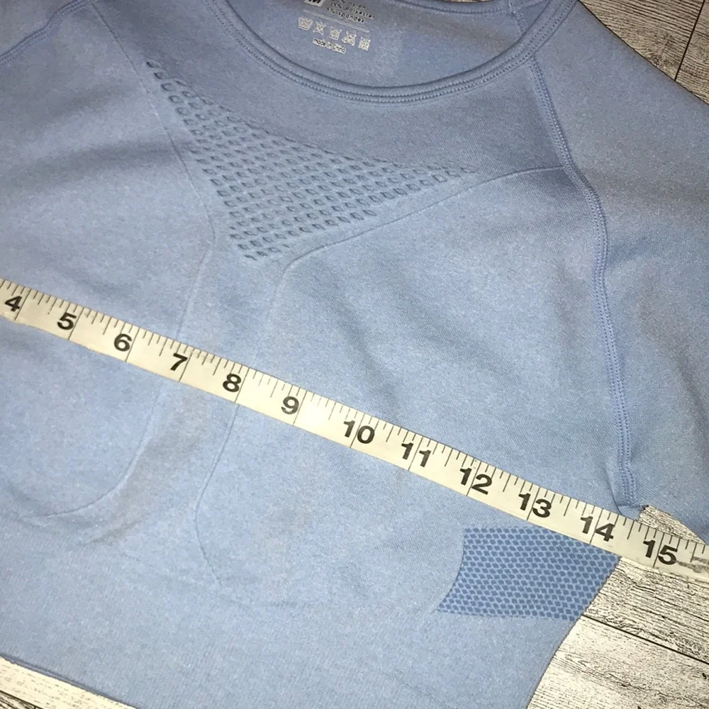 Gymshark Blue Fitted Long Sleeve Cropped Athletic Top Size Medium